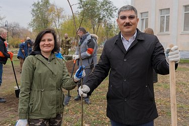 Депутаты вышли на субботник